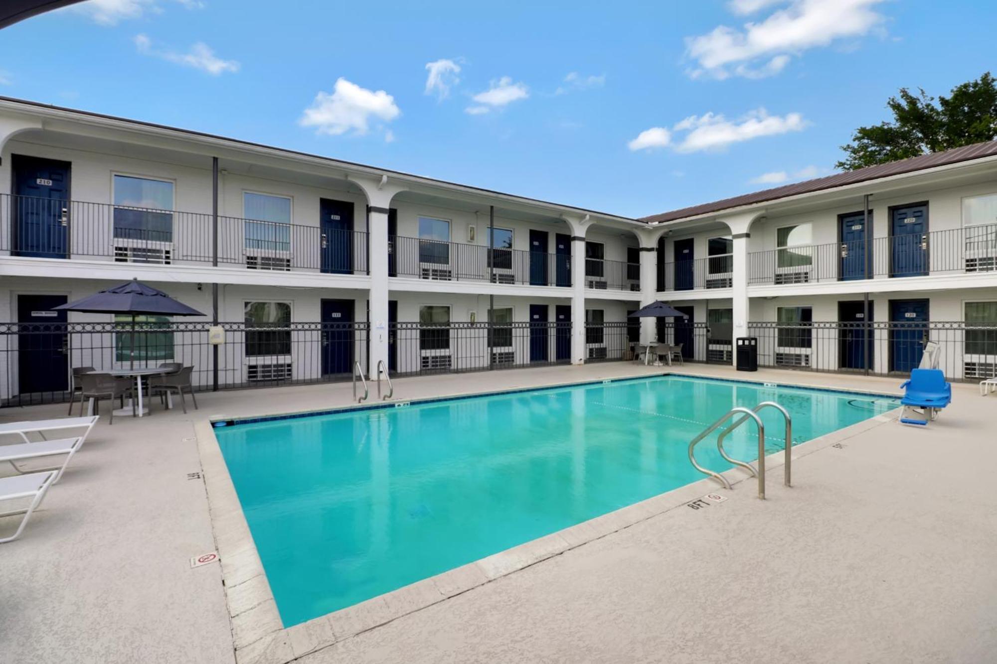 Motel 6-Bryan, Tx - University Area Exterior photo