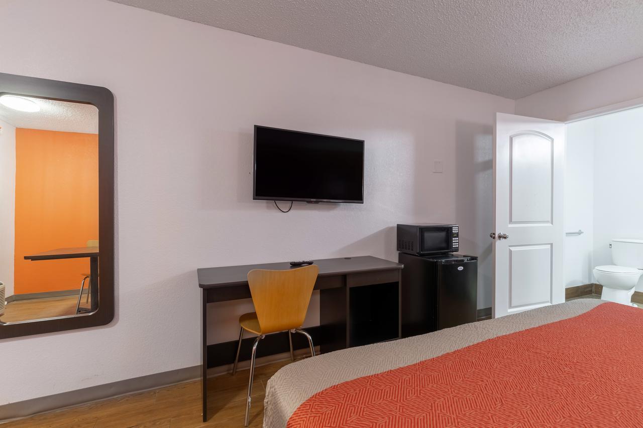 Motel 6-Bryan, Tx - University Area Exterior photo