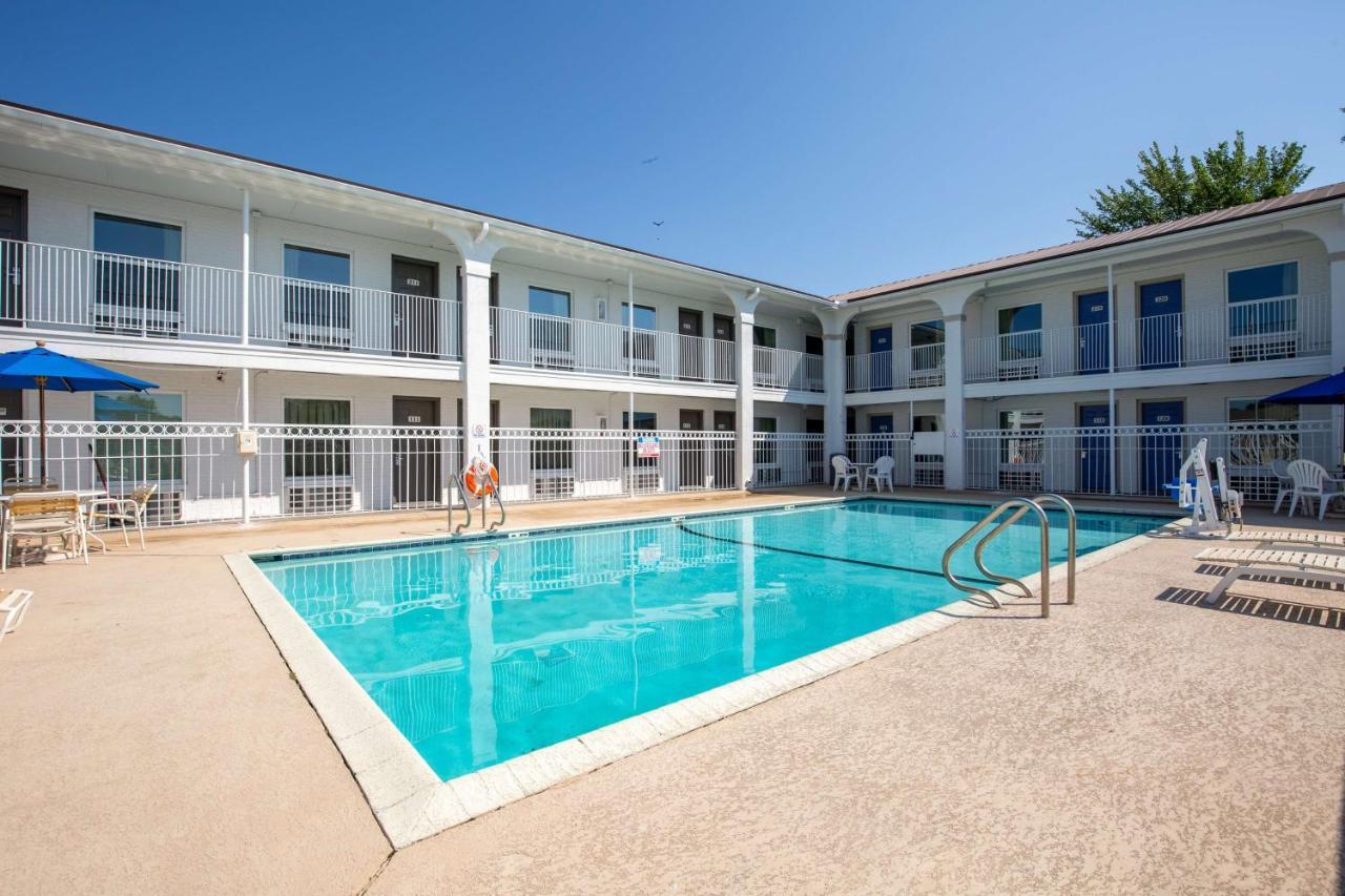 Motel 6-Bryan, Tx - University Area Exterior photo
